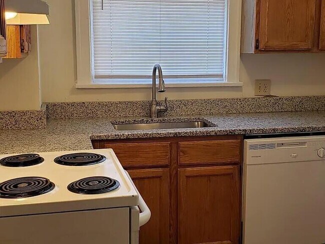 Foto del edificio - 2679 Indianola Ave