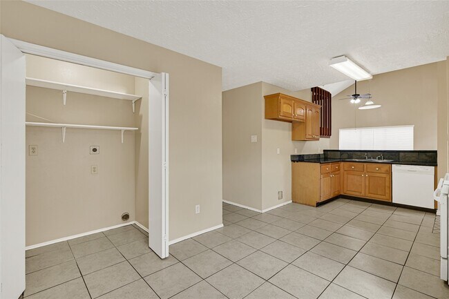 Foto del edificio - 12322 Meadow Ridge Dr