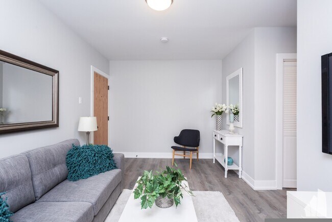 Foto del edificio - 427 W Belden Ave