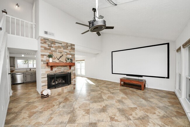 Foto del edificio - 601 E Castle Harbour Dr