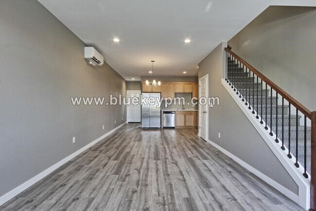 Foto del edificio - 2713 Broadway St