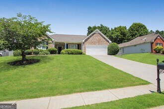 Building Photo - 258 Brookcliff Dr NE