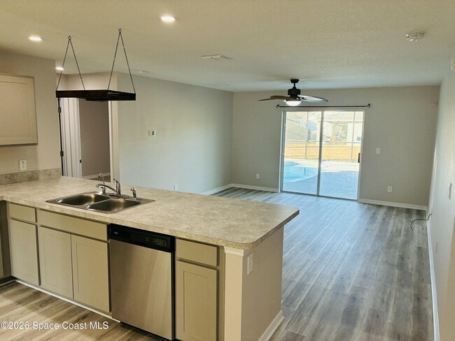 Foto del edificio - 487 Dadeville St SE