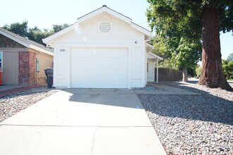 Building Photo - 4400 Sunrise Ct