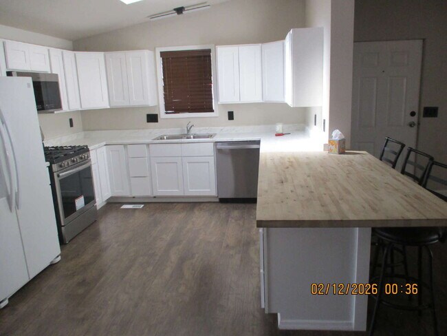 Foto del edificio - 3001 W Young