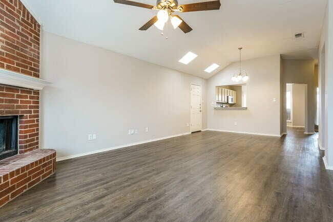 Foto del edificio - 900 Springfield Dr