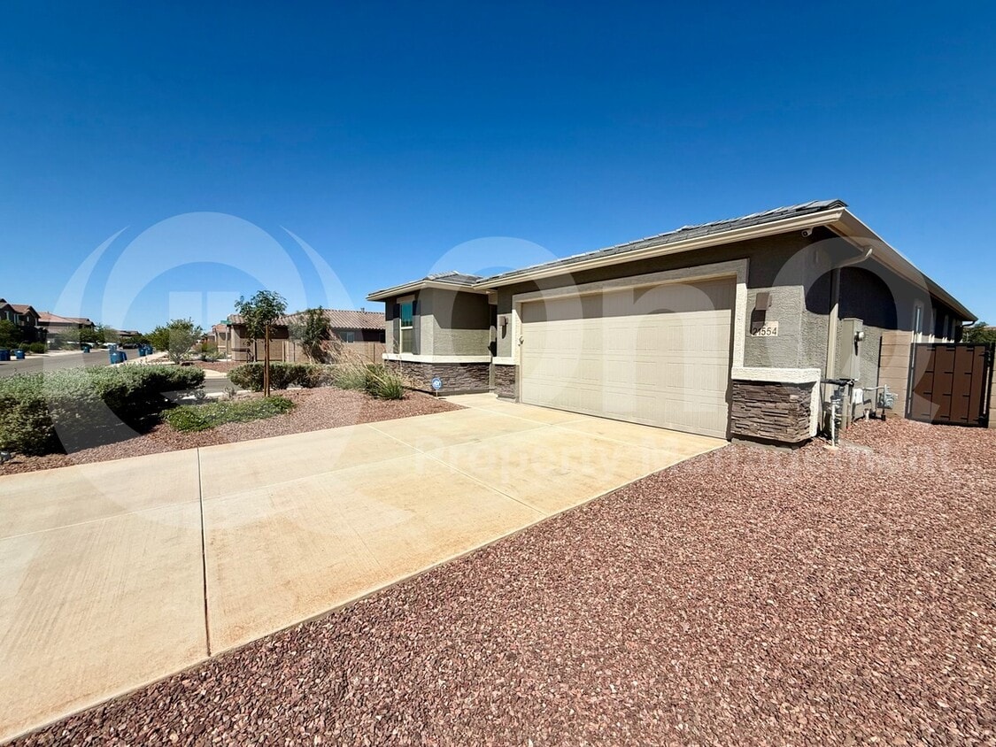 Primary Photo - 21554 E Treasure Rd
