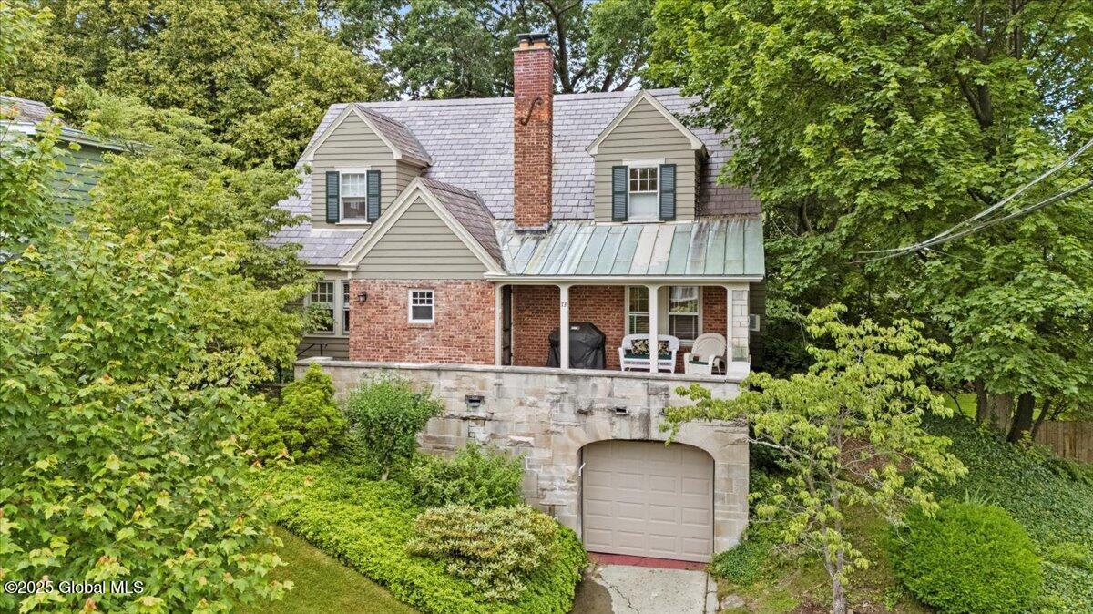 Foto principal - 73 Oakwood St