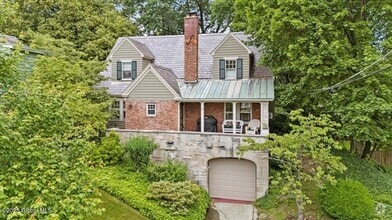 73 Oakwood St
