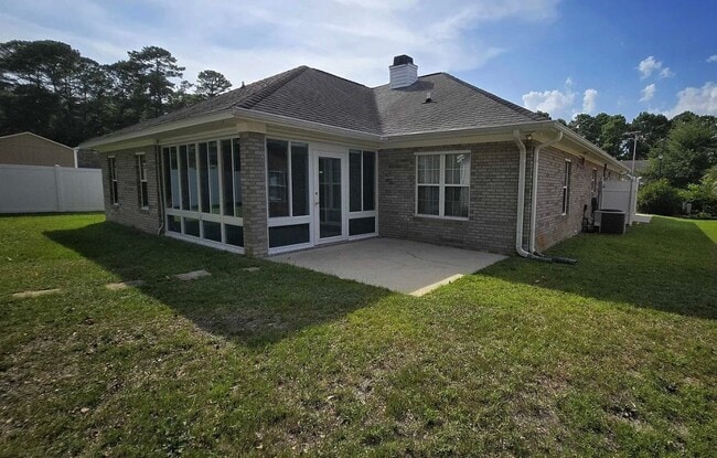 Building Photo - 4091 Lake Shore Dr