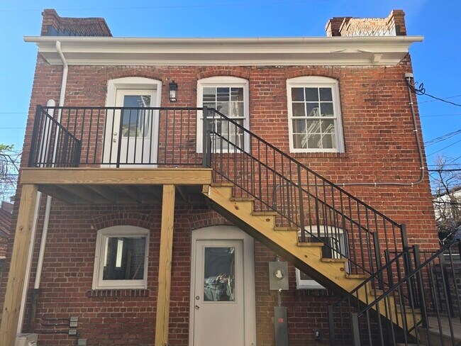 Foto del edificio - 1103 W Franklin St