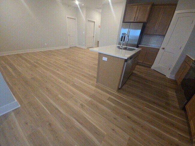 Foto del edificio - Modern 3-Bedroom Single-Family Home for Re...