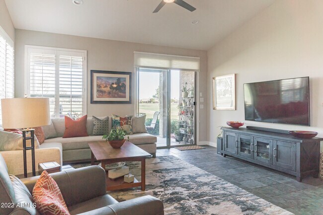 Building Photo - 24511 S Golfview Dr