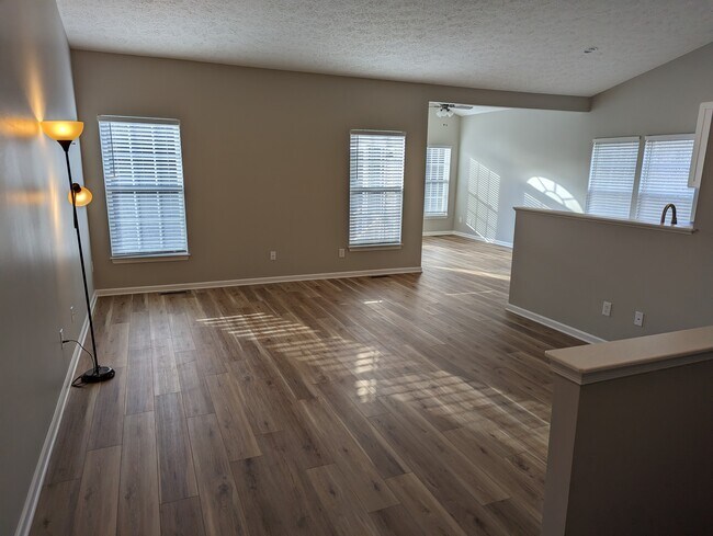 Building Photo - 7656 Meadow Brooke Way