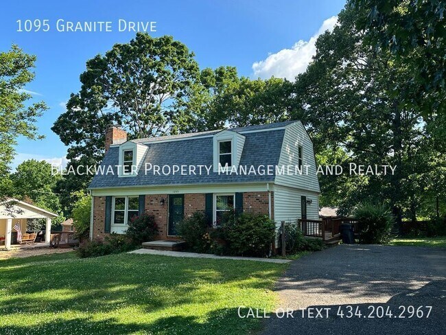 Building Photo - 3 Bedroom Home in The Town of Bedford