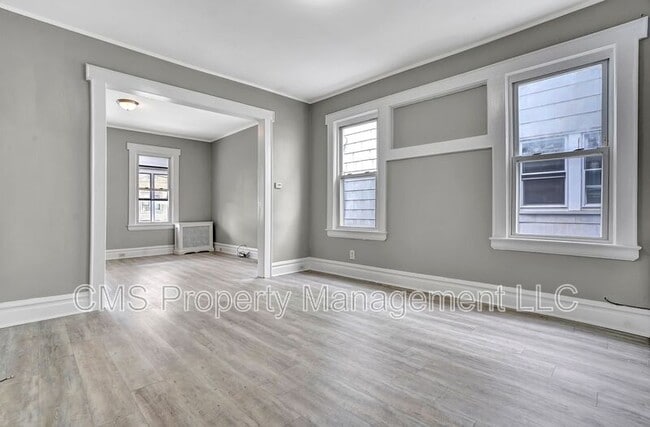 Building Photo - 35 Chester Ave