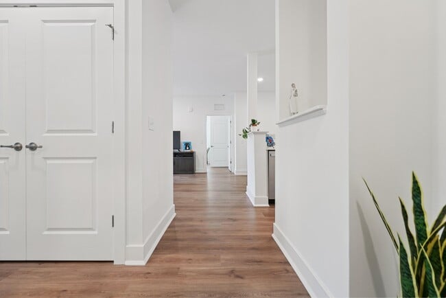 Foto del edificio - 5104 Mary Ashby Wy