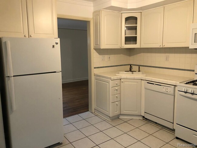 Building Photo - 16811 Beech Daly