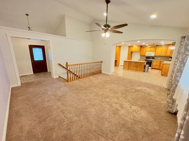 Building Photo - 207 S 50 W