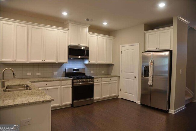 Foto del edificio - 2450 Laurel Gate Ln
