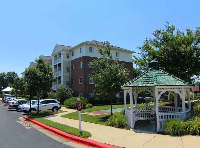 Foto del edificio - Glen Forest Senior Apartments