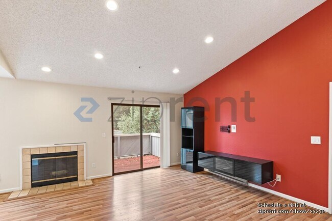 Building Photo - 37490 Parish Cir