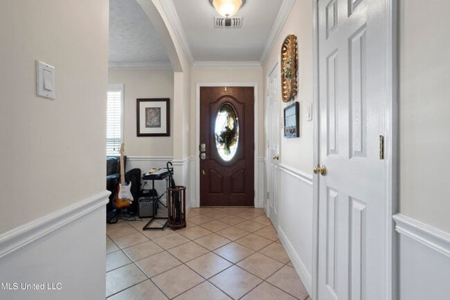 Building Photo - 550 Mockingbird Dr