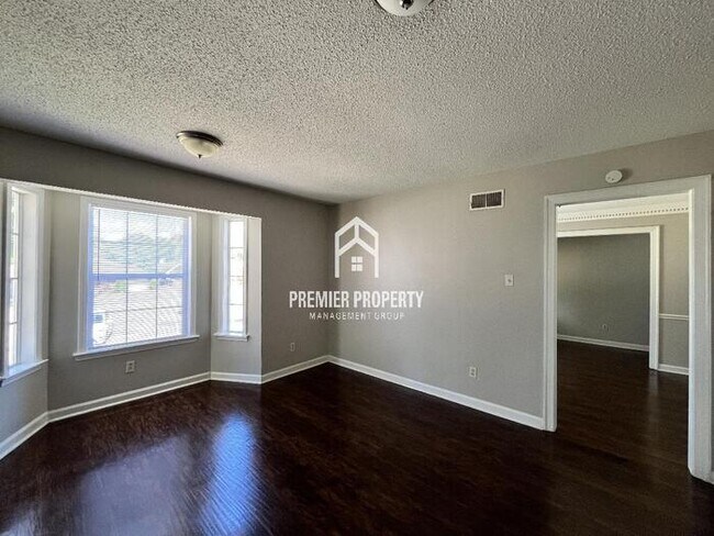 Foto del edificio - 8095 Griffon Cove