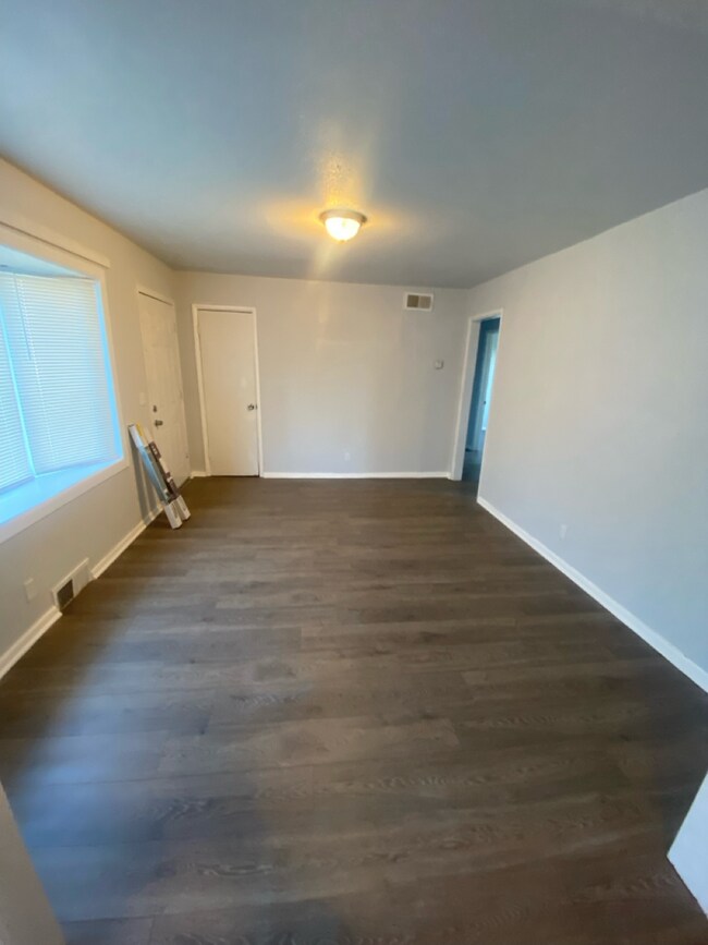 Foto del edificio - Available Now - Cute 3 Bedroom/1 Bath by Chamberlain Park