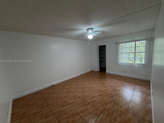 Foto del edificio - 13355 SW 9th Ct