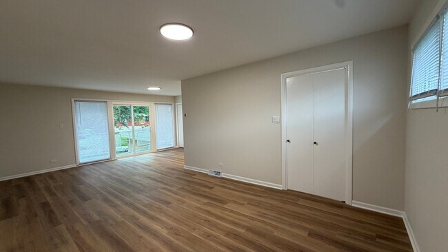 Foto del edificio - 219 N Park Dr