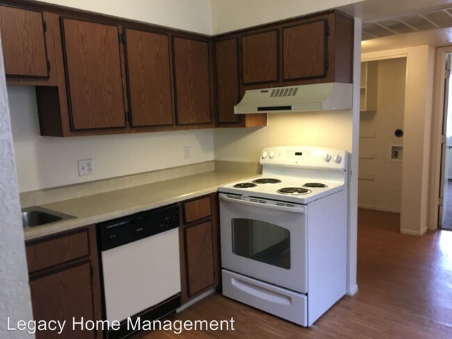 Building Photo - 2807 E Le Marche Ave