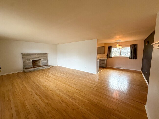 Building Photo - 9 Paradise Ln