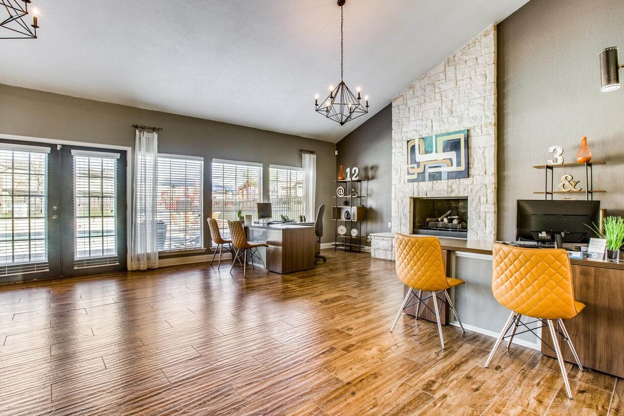 Addison Apartments at the Park Apartments in Addison, TX