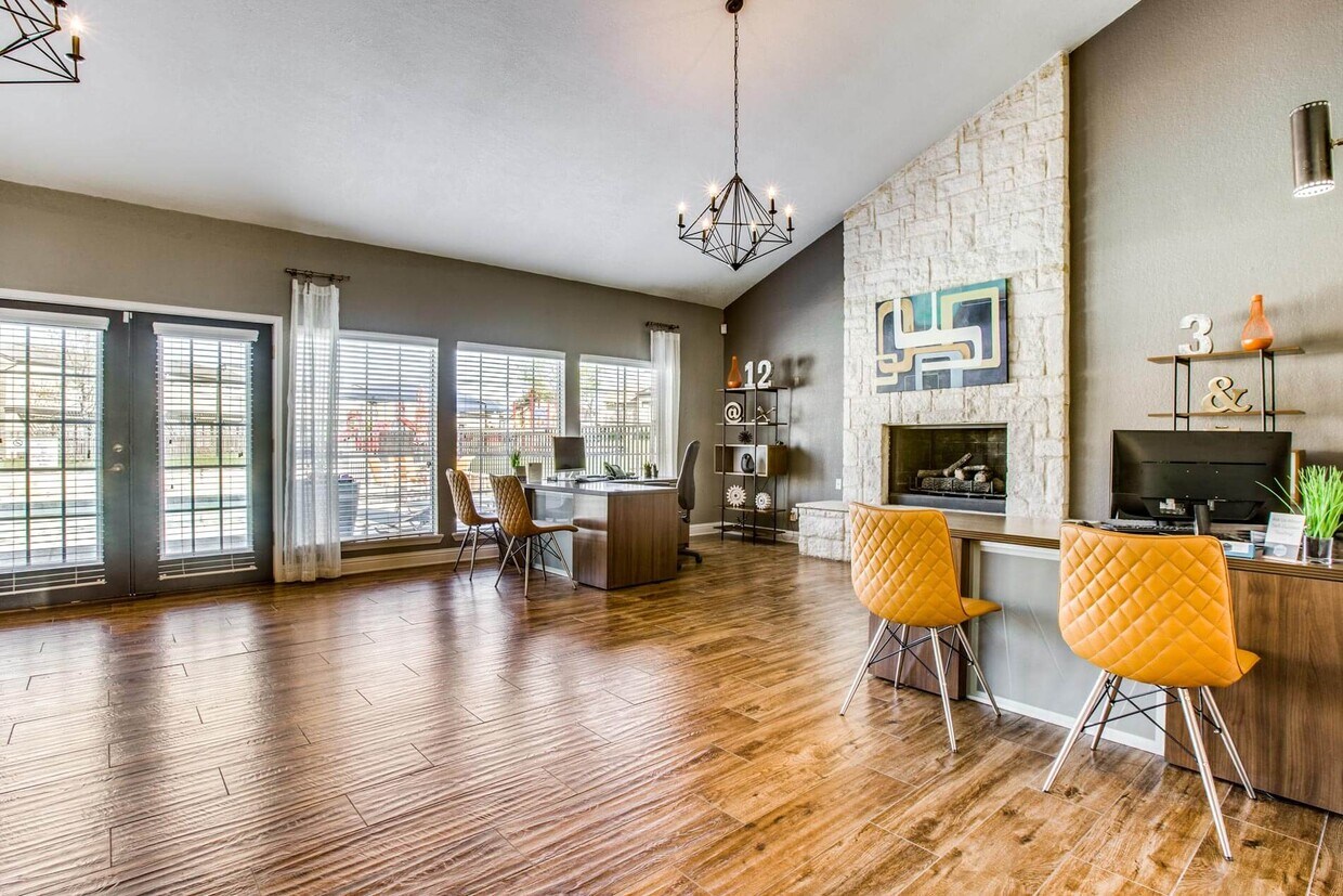 Addison Apartments at the Park Apartments in Addison, TX