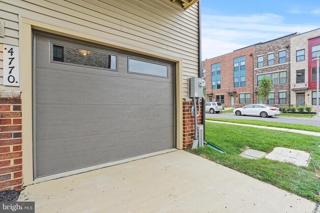 Foto del edificio - 4770 Towne Square Blvd