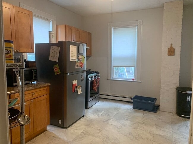 Photo - 32 E Cottage St Apartment