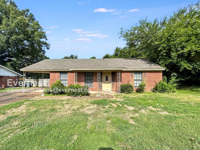 Foto principal - 3199 Brookmeade St