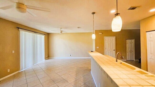 Foto del edificio - 3027 N Evergreen Cir