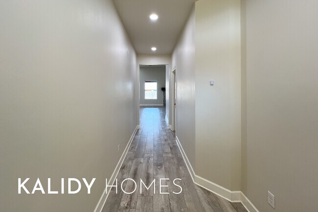 Foto del edificio - 3925 NW 166th Terrace