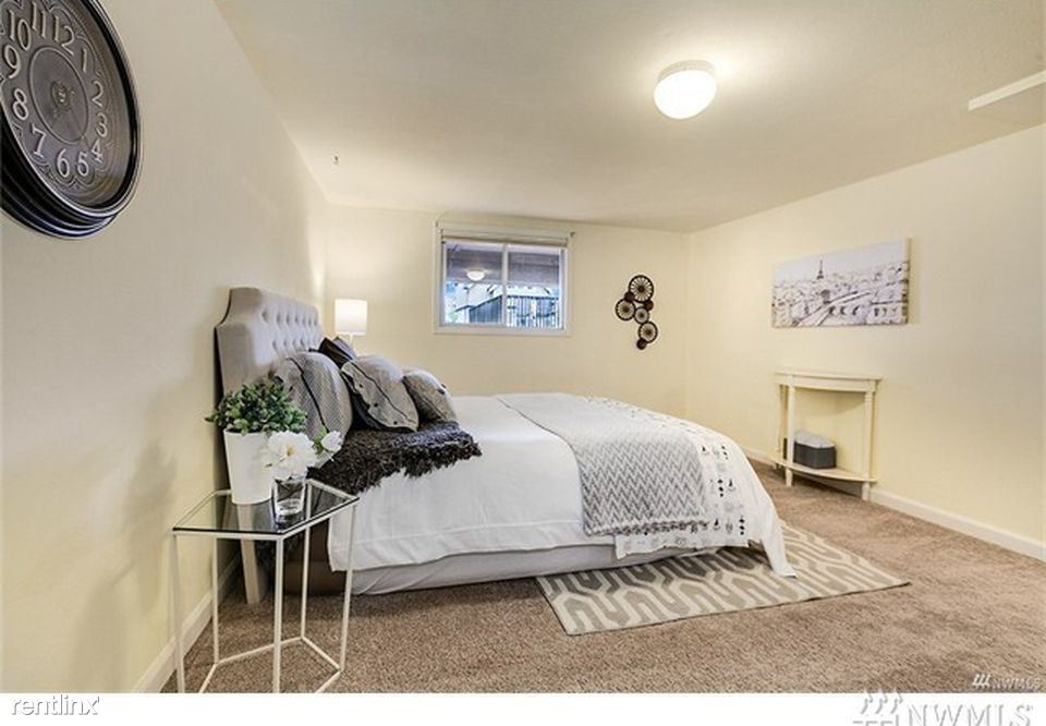 Foto principal - 2 br, 1 bath Duplex - 328 North Hanley Avenue
