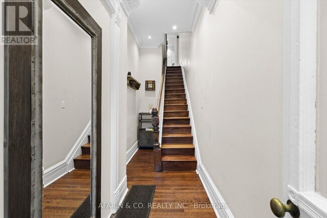 Building Photo - 48 Nassau St