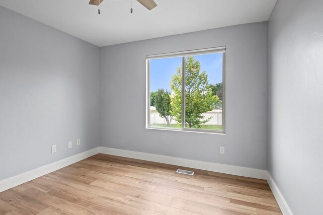 Building Photo - 3287 N 1375 W