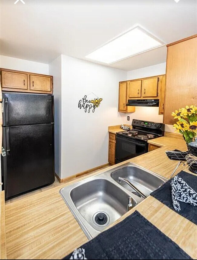Foto del edificio - 3924 Berkley Ct