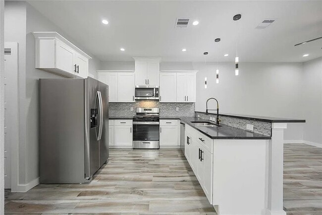 Foto del edificio - 784 Enterprise St