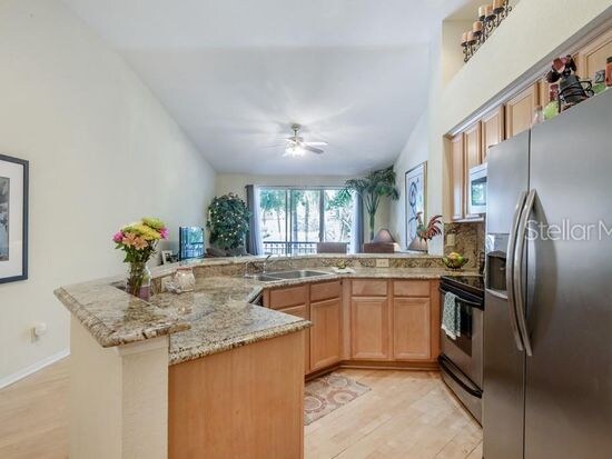 Foto del edificio - 611 Arbor Lake Ln