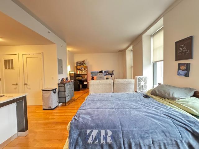 Foto principal - 0 bedroom in BROOKLYN NY 11226