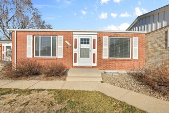 Building Photo - 1116 Cree Dr