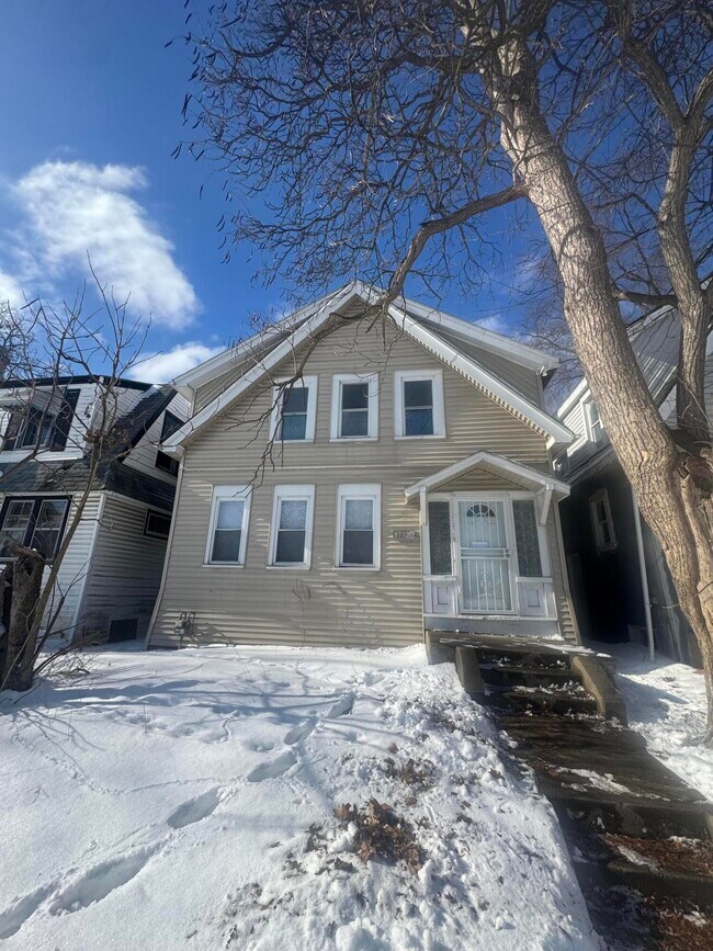 Foto del edificio - 16515 Log Cabin St