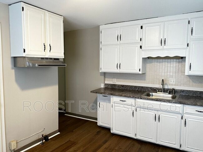 Building Photo - 3396 Camp Chase Dr
